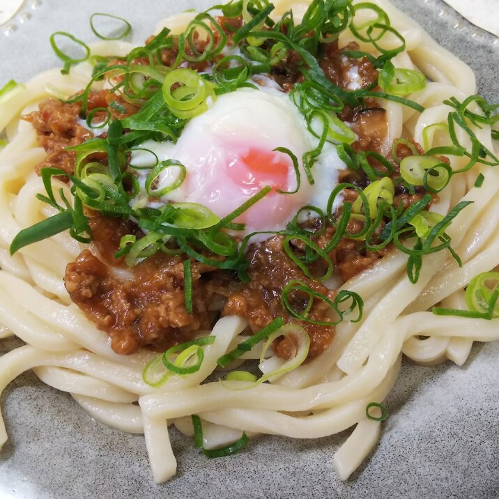 ひんやりおいしい♪肉味噌うどん